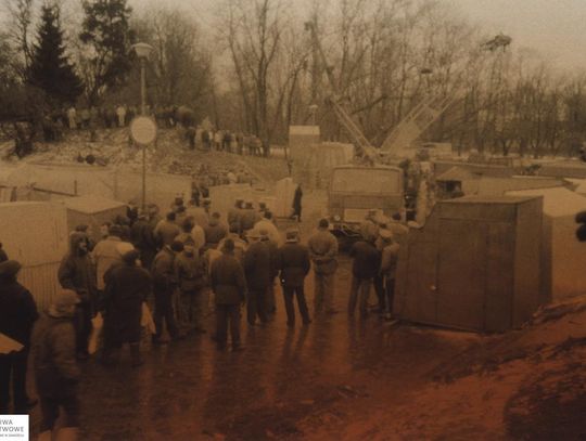 Zamość na archiwalnych fotografiach: Stary bazarek przy parku - galeria zdjęć