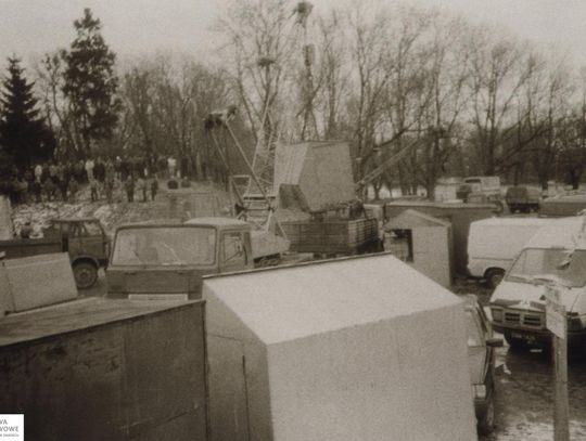 Zamość na archiwalnych fotografiach: Stary bazarek przy parku - galeria zdjęć