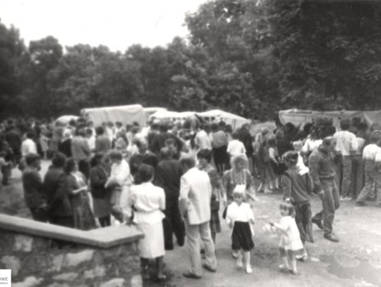 Zamość na archiwalnych fotografiach: Stary bazarek przy parku - galeria zdjęć