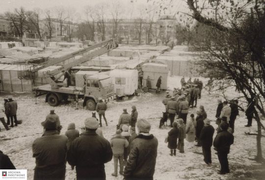 Zamość na archiwalnych fotografiach: Stary bazarek przy parku - galeria zdjęć