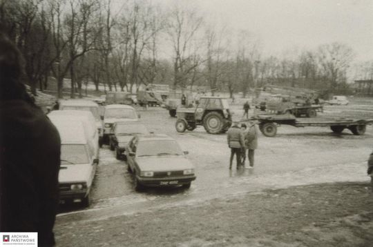 Zamość na archiwalnych fotografiach: Stary bazarek przy parku - galeria zdjęć Zamość na archiwalnych fotografiach: Stary bazarek przy parku - galeria zdjęć