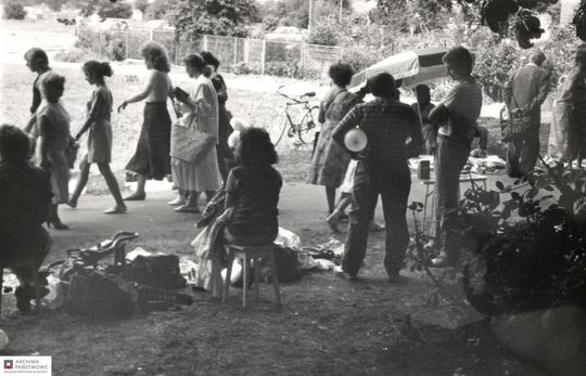 Zamość na archiwalnych fotografiach: Stary bazarek przy parku - galeria zdjęć Zamość na archiwalnych fotografiach: Stary bazarek przy parku - galeria zdjęć