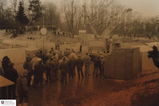 Zamość na archiwalnych fotografiach: Stary bazarek przy parku - galeria zdjęć