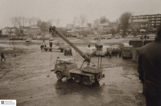 Zamość na archiwalnych fotografiach: Stary bazarek przy parku - galeria zdjęć