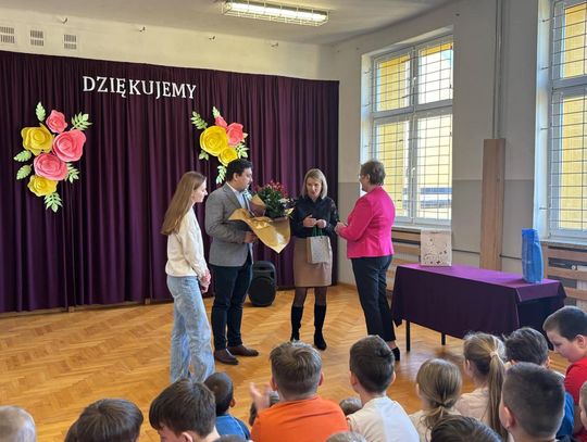 Pożegnanie Małgorzaty Kulas. Ceniona nauczycielka przeszła na emeryturę - galeria zdjęć