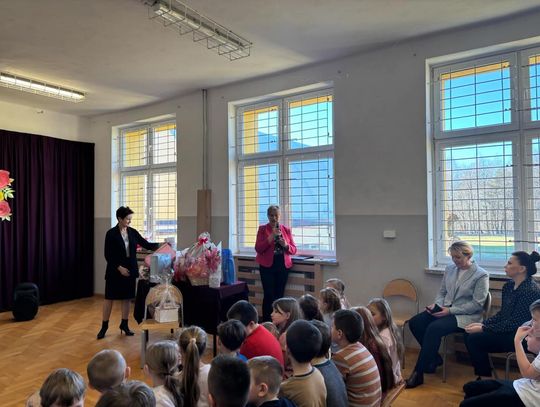 Pożegnanie Małgorzaty Kulas. Ceniona nauczycielka przeszła na emeryturę - galeria zdjęć