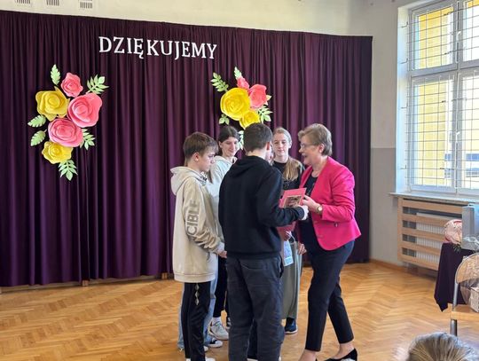 Pożegnanie Małgorzaty Kulas. Ceniona nauczycielka przeszła na emeryturę - galeria zdjęć