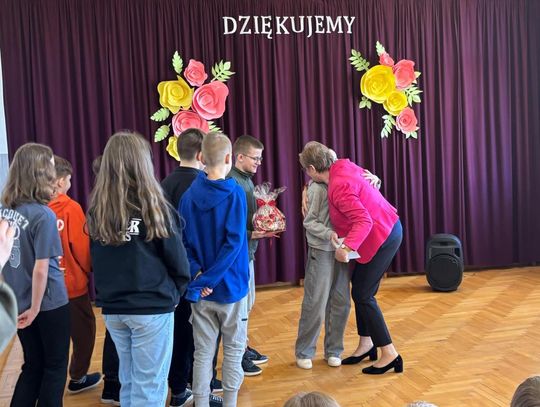 Pożegnanie Małgorzaty Kulas. Ceniona nauczycielka przeszła na emeryturę - galeria zdjęć