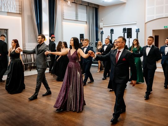 Studniówka Zespołu Szkół i Placówek Oświatowych w Zwierzyńcu - galeria zdjęć