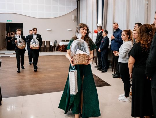 Studniówka Zespołu Szkół i Placówek Oświatowych w Zwierzyńcu - galeria zdjęć