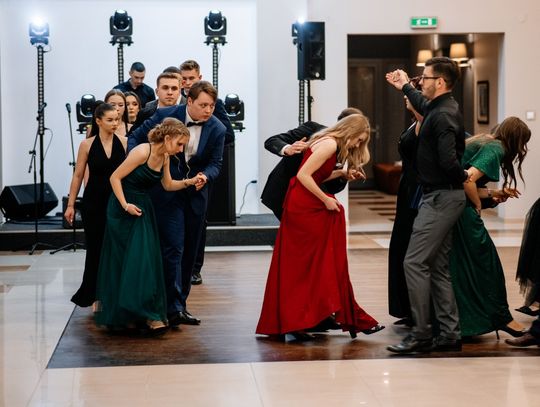 Studniówka Zespołu Szkół i Placówek Oświatowych w Zwierzyńcu - galeria zdjęć