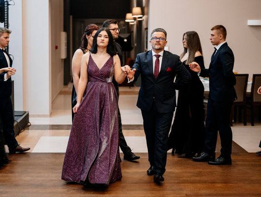 Studniówka Zespołu Szkół i Placówek Oświatowych w Zwierzyńcu - galeria zdjęć