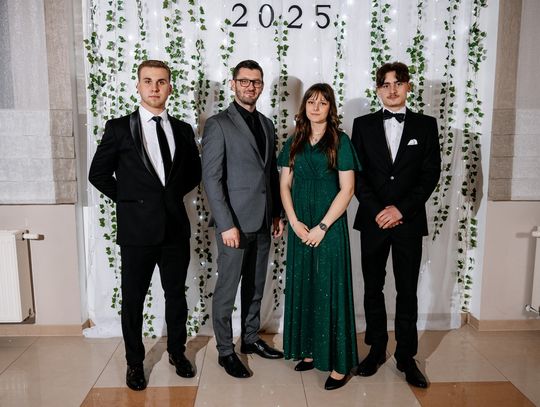 Studniówka Zespołu Szkół i Placówek Oświatowych w Zwierzyńcu - galeria zdjęć