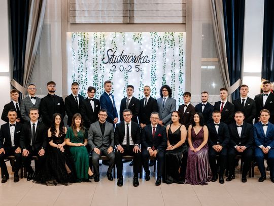 Studniówka Zespołu Szkół i Placówek Oświatowych w Zwierzyńcu - galeria zdjęć