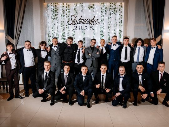 Studniówka Zespołu Szkół i Placówek Oświatowych w Zwierzyńcu - galeria zdjęć