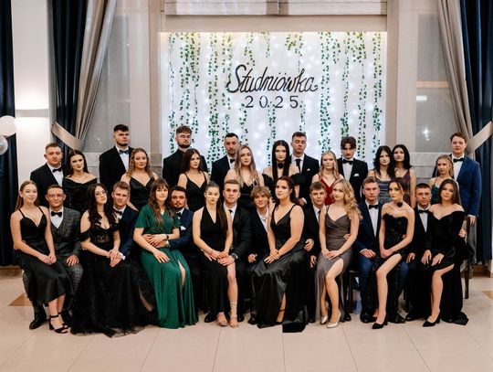 Studniówka Zespołu Szkół i Placówek Oświatowych w Zwierzyńcu - galeria zdjęć