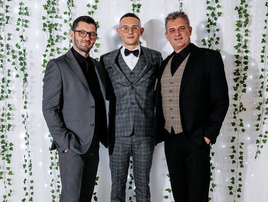 Studniówka Zespołu Szkół i Placówek Oświatowych w Zwierzyńcu - galeria zdjęć