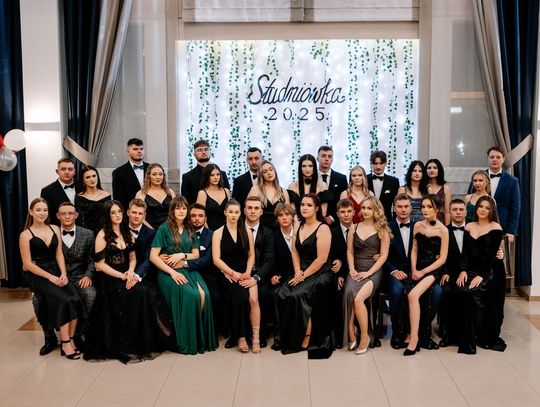 Studniówka Zespołu Szkół i Placówek Oświatowych w Zwierzyńcu - galeria zdjęć