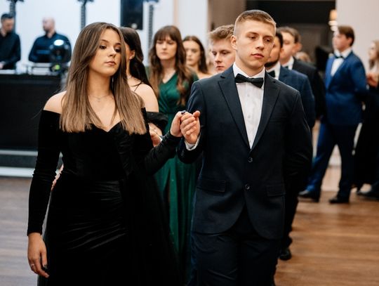 Studniówka Zespołu Szkół i Placówek Oświatowych w Zwierzyńcu - galeria zdjęć