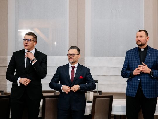 Studniówka Zespołu Szkół i Placówek Oświatowych w Zwierzyńcu - galeria zdjęć