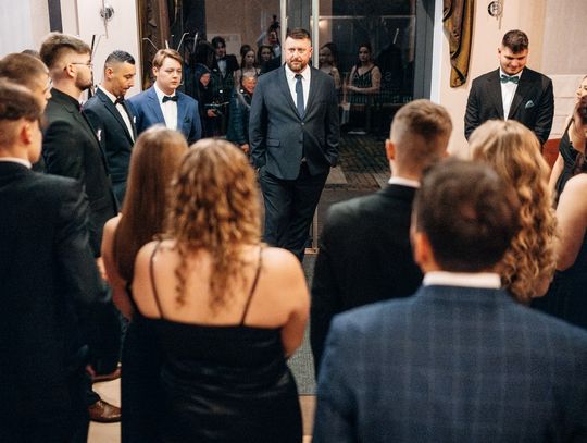 Studniówka Zespołu Szkół i Placówek Oświatowych w Zwierzyńcu - galeria zdjęć