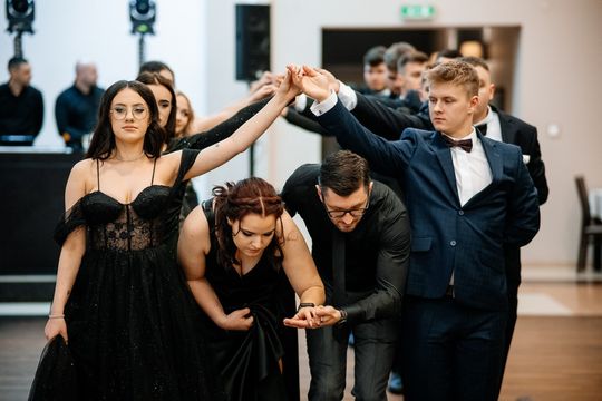 Studniówka Zespołu Szkół i Placówek Oświatowych w Zwierzyńcu - galeria zdjęć