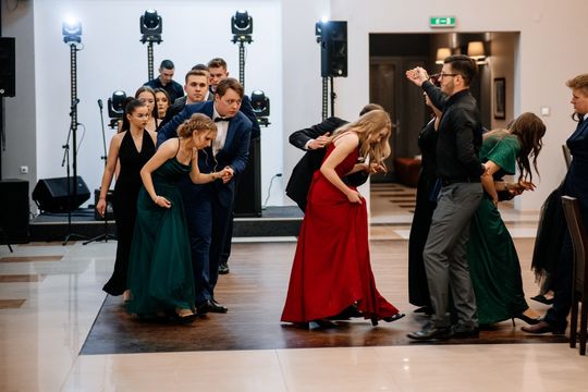 Studniówka Zespołu Szkół i Placówek Oświatowych w Zwierzyńcu - galeria zdjęć