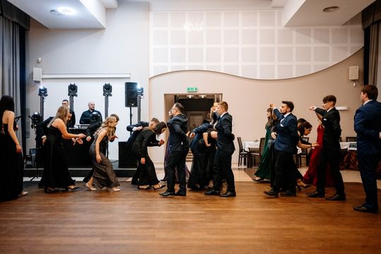 Studniówka Zespołu Szkół i Placówek Oświatowych w Zwierzyńcu - galeria zdjęć