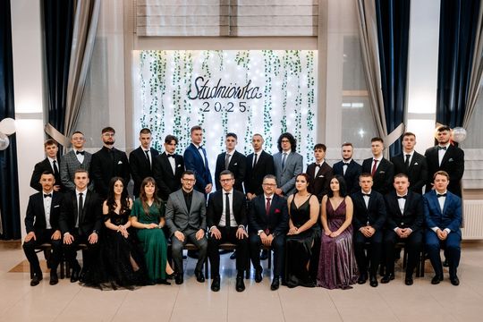 Studniówka Zespołu Szkół i Placówek Oświatowych w Zwierzyńcu - galeria zdjęć