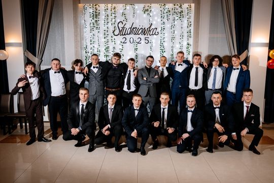 Studniówka Zespołu Szkół i Placówek Oświatowych w Zwierzyńcu - galeria zdjęć