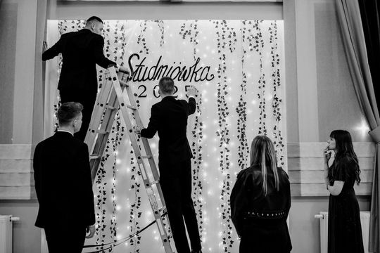 Studniówka Zespołu Szkół i Placówek Oświatowych w Zwierzyńcu - galeria zdjęć