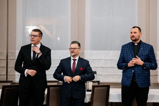 Studniówka Zespołu Szkół i Placówek Oświatowych w Zwierzyńcu - galeria zdjęć