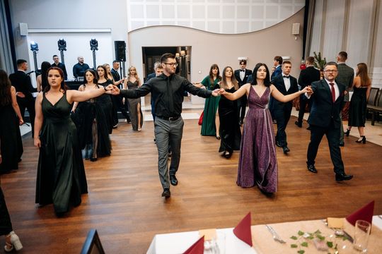 Studniówka Zespołu Szkół i Placówek Oświatowych w Zwierzyńcu - galeria zdjęć