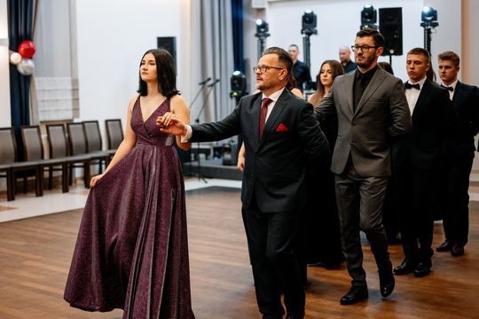 Studniówka Zespołu Szkół i Placówek Oświatowych w Zwierzyńcu - galeria zdjęć