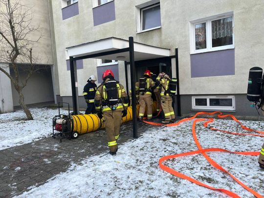 Pożar bloku w Zamościu - galeria zdjęć