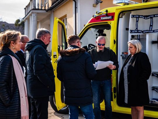 Nowa karetka w Szpitalu Powiatowym w Tomaszowie Lubelskim - galeria zdjęć