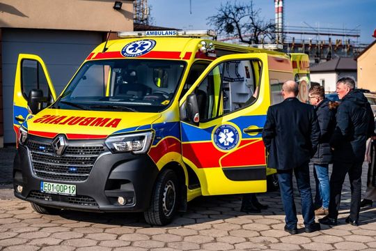 Nowa karetka w Szpitalu Powiatowym w Tomaszowie Lubelskim - galeria zdjęć
