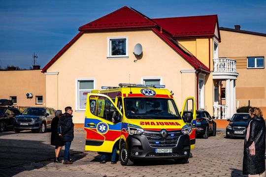 Nowa karetka w Szpitalu Powiatowym w Tomaszowie Lubelskim - galeria zdjęć