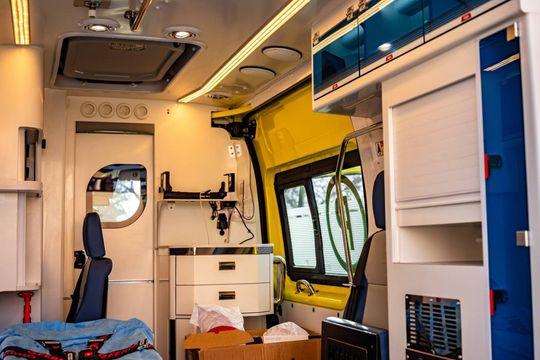 Nowa karetka w Szpitalu Powiatowym w Tomaszowie Lubelskim - galeria zdjęć