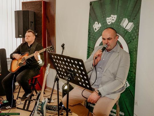 Dzień Kobiet w Klubie 2 Hrubieszowskiego Pułku Rozpoznawczego - galeria zdjęć