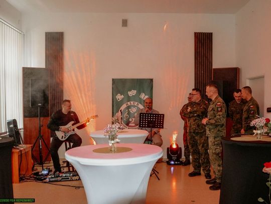 Dzień Kobiet w Klubie 2 Hrubieszowskiego Pułku Rozpoznawczego - galeria zdjęć