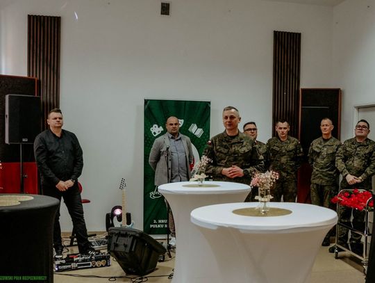 Dzień Kobiet w Klubie 2 Hrubieszowskiego Pułku Rozpoznawczego - galeria zdjęć