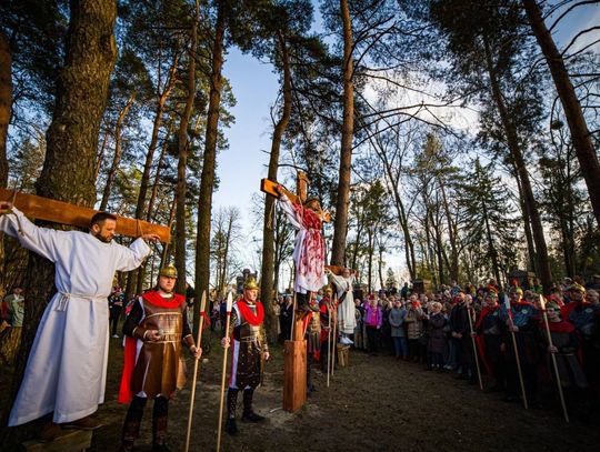 Misterium Męki Pańskiej w Zwierzyńcu - galeria zdjeć