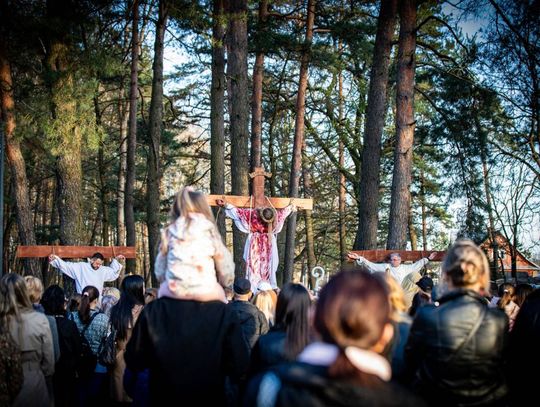 Misterium Męki Pańskiej w Zwierzyńcu - galeria zdjeć