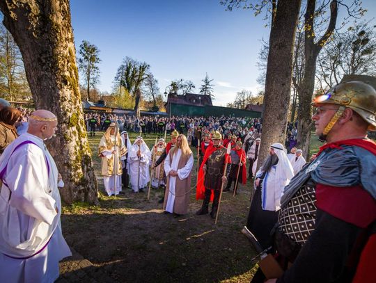 Misterium Męki Pańskiej w Zwierzyńcu - galeria zdjeć