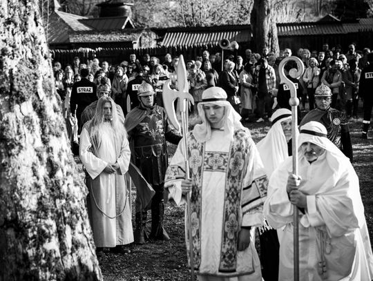 Misterium Męki Pańskiej w Zwierzyńcu - galeria zdjeć