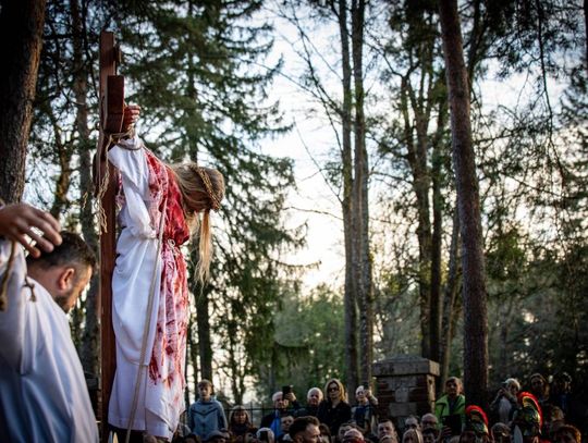 Misterium Męki Pańskiej w Zwierzyńcu - galeria zdjeć