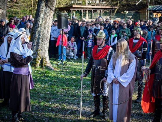 Misterium Męki Pańskiej w Zwierzyńcu - galeria zdjeć