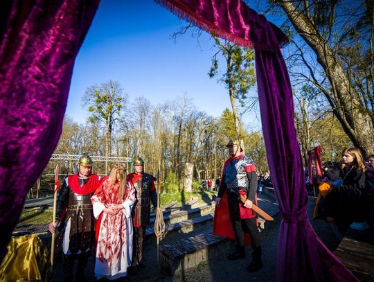 Misterium Męki Pańskiej w Zwierzyńcu - galeria zdjeć