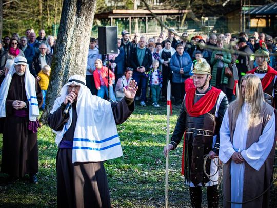Misterium Męki Pańskiej w Zwierzyńcu - galeria zdjeć
